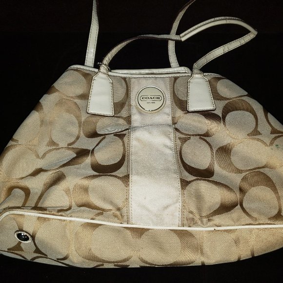 Coach f17424 signature kisslock - Gem Coach A1171-f17424 Beige / Tan Signature Fabric Shoulder Bag